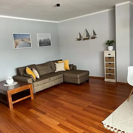 Przy Promenadzie Mikolajki. * Миколайки