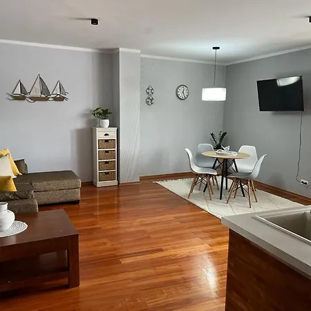 Apartment Przy Promenadzie Mikolajki. *
